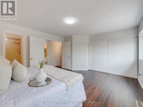 124 Essex Point Drive, Cambridge, ON - Indoor Photo Showing Bedroom