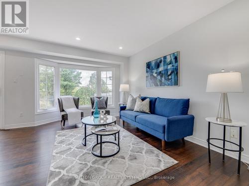 124 Essex Point Drive, Cambridge, ON - Indoor Photo Showing Living Room