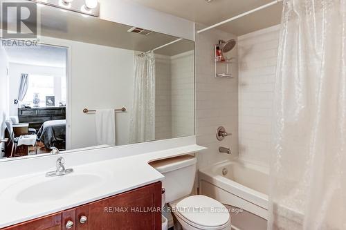 911 - 230 King Street E, Toronto (Moss Park), ON - Indoor Photo Showing Bathroom