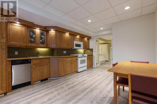 15 Chantelay Crescent, Halton Hills (Stewarttown), ON - Indoor Photo Showing Kitchen