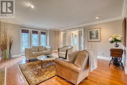 15 Chantelay Crescent, Halton Hills (Stewarttown), ON - Indoor Photo Showing Living Room