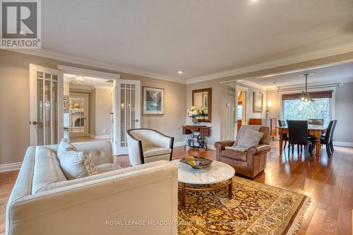 15 Chantelay Crescent, Halton Hills, ON - Indoor Photo Showing Living Room