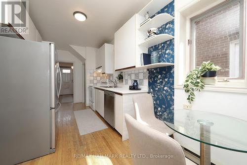 316 Jedburgh Road, Toronto, ON - Indoor Photo Showing Kitchen