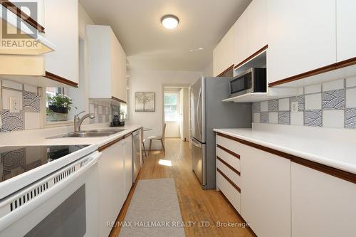 316 Jedburgh Road, Toronto (Lawrence Park North), ON - Indoor Photo Showing Kitchen With Double Sink