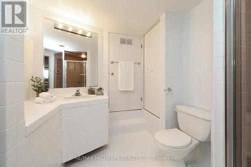 316 Jedburgh Road, Toronto (Lawrence Park North), ON - Indoor Photo Showing Bathroom