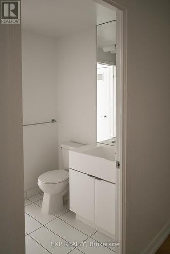 3303 - 21 Iceboat Terrace, Toronto (Waterfront Communities), ON - Indoor Photo Showing Bathroom