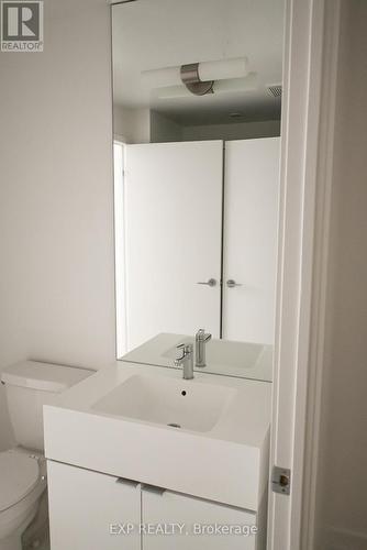 3303 - 21 Iceboat Terrace, Toronto (Waterfront Communities), ON - Indoor Photo Showing Bathroom