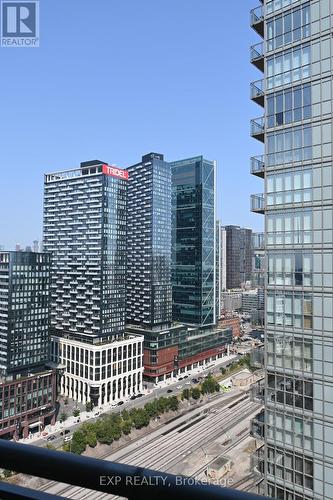 3303 - 21 Iceboat Terrace, Toronto (Waterfront Communities), ON - Outdoor