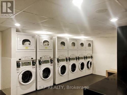 3303 - 21 Iceboat Terrace, Toronto (Waterfront Communities), ON - Indoor Photo Showing Laundry Room