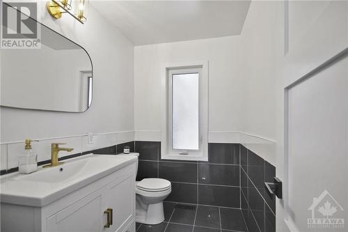 3056 Uplands Drive, Ottawa, ON - Indoor Photo Showing Bathroom