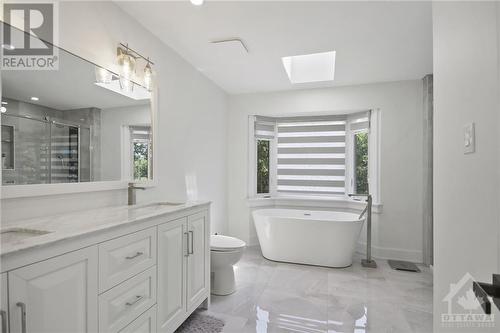 3056 Uplands Drive, Ottawa, ON - Indoor Photo Showing Bathroom