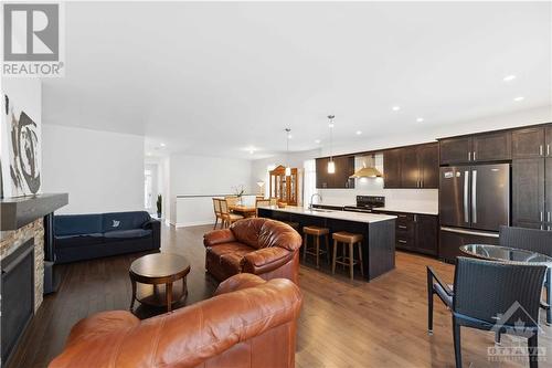 219 Pingwi Place, Ottawa, ON - Indoor Photo Showing Kitchen With Upgraded Kitchen