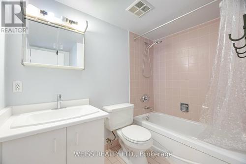 613 - 326 Major Mackenzie Drive E, Richmond Hill (Crosby), ON - Indoor Photo Showing Bathroom