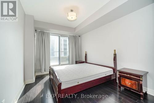 913E - 8110 Birchmount Road, Markham (Unionville), ON - Indoor Photo Showing Bedroom