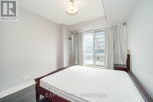 913E - 8110 Birchmount Road, Markham (Unionville), ON - Indoor Photo Showing Bedroom