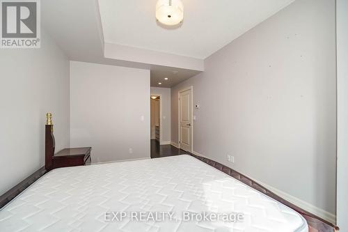 913E - 8110 Birchmount Road, Markham (Unionville), ON - Indoor Photo Showing Bedroom