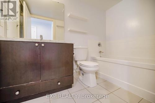 913E - 8110 Birchmount Road, Markham (Unionville), ON - Indoor Photo Showing Bathroom