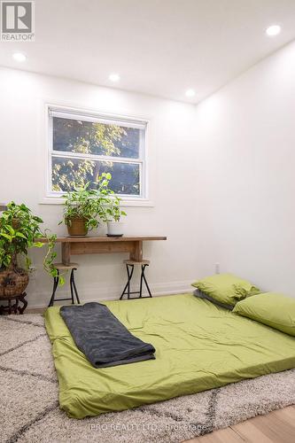 1021 Anna Maria Avenue, Innisfil, ON - Indoor Photo Showing Bedroom