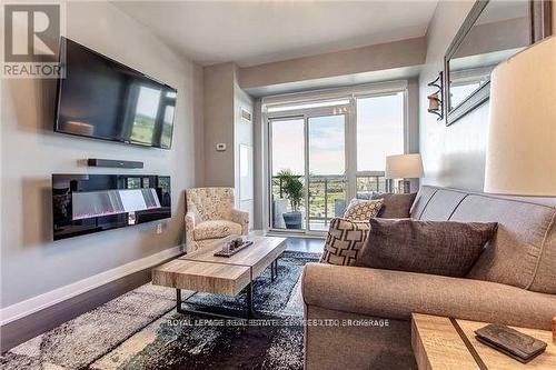 1001 - 4633 Glen Erin Drive, Mississauga (Central Erin Mills), ON - Indoor Photo Showing Living Room