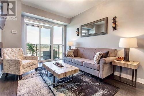 1001 - 4633 Glen Erin Drive, Mississauga (Central Erin Mills), ON - Indoor Photo Showing Living Room