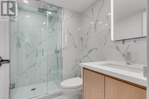 1107 - 812 Burnhamthorpe Road, Toronto (Markland Wood), ON - Indoor Photo Showing Bathroom