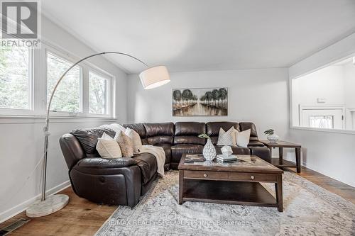 43 Ashfield Drive, Toronto, ON - Indoor Photo Showing Living Room