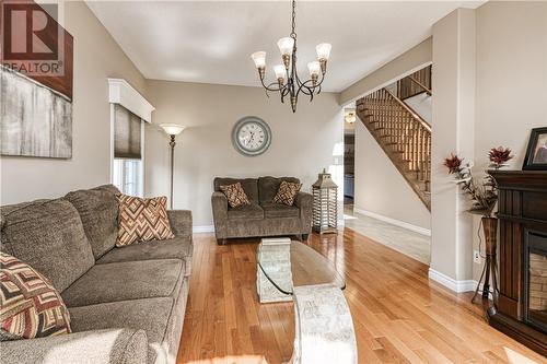 3436 Edna Street, Chelmsford, ON - Indoor Photo Showing Living Room