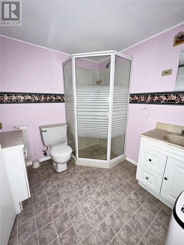 730 London Road, Sarnia, ON - Indoor Photo Showing Bathroom