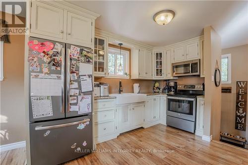 18233 Glen Road, South Glengarry, ON - Indoor Photo Showing Kitchen