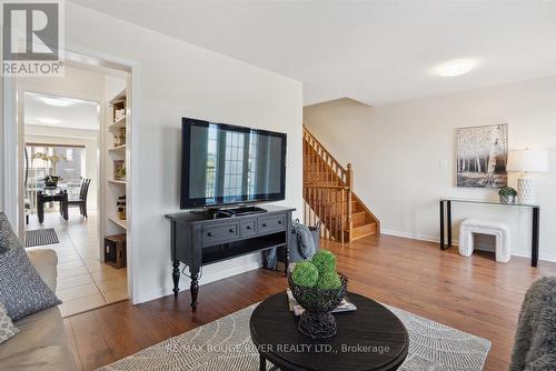 2444 William Jackson Drive, Pickering (Duffin Heights), ON - Indoor Photo Showing Living Room