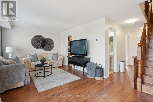 2444 William Jackson Drive, Pickering (Duffin Heights), ON - Indoor Photo Showing Living Room