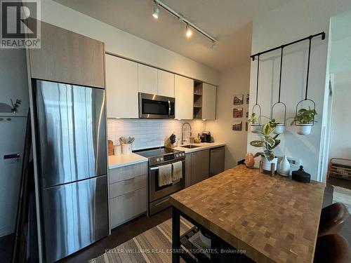 1108 - 30 Ordnance Street, Toronto (Niagara), ON - Indoor Photo Showing Kitchen With Upgraded Kitchen