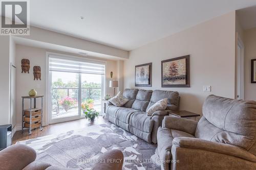 408 - 58 Glenelg Street W, Kawartha Lakes, ON - Indoor Photo Showing Living Room