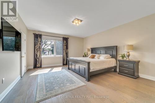 28 Innisdale Drive, Toronto, ON - Indoor Photo Showing Bedroom