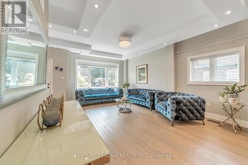 28 Innisdale Drive, Toronto, ON - Indoor Photo Showing Other Room