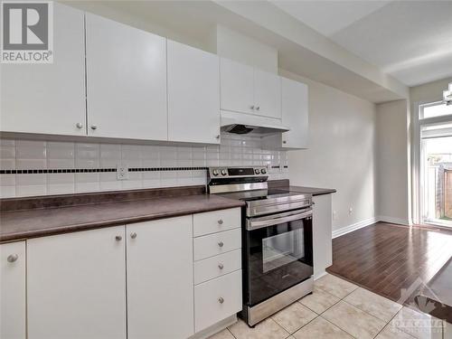 720 Brian Good Avenue, Ottawa, ON - Indoor Photo Showing Kitchen