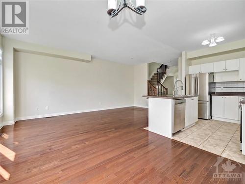 720 Brian Good Avenue, Ottawa, ON - Indoor Photo Showing Kitchen