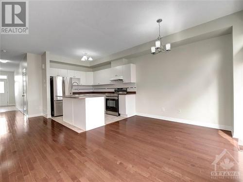 720 Brian Good Avenue, Ottawa, ON - Indoor Photo Showing Kitchen