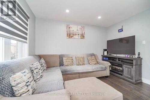 92 Kruger Road, Markham, ON - Indoor Photo Showing Living Room