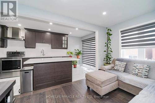 92 Kruger Road, Markham, ON - Indoor Photo Showing Kitchen With Stainless Steel Kitchen