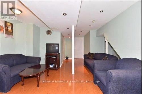 92 Kruger Road, Markham, ON - Indoor Photo Showing Living Room