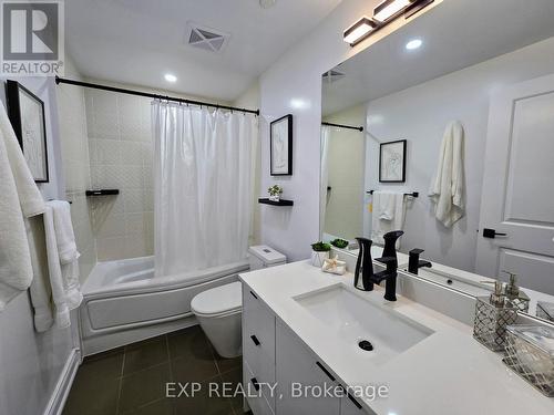 309 - 38 Cedarland Drive, Markham, ON - Indoor Photo Showing Bathroom