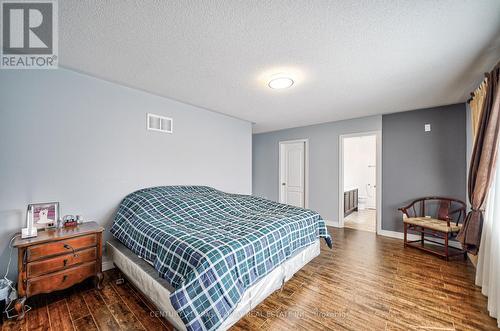 816 Millard Street, Whitchurch-Stouffville, ON - Indoor Photo Showing Bedroom