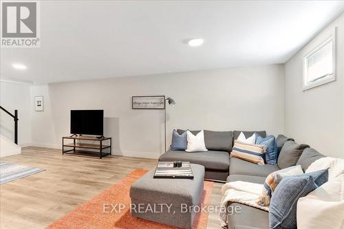 143 Collins Street, Collingwood, ON - Indoor Photo Showing Living Room