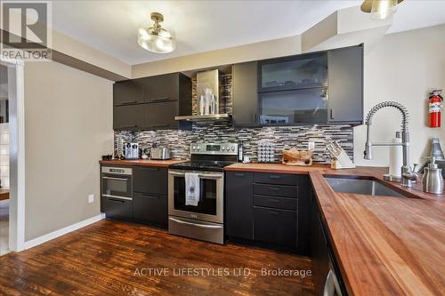 455 Barondale Drive, Mississauga, ON - Indoor Photo Showing Kitchen