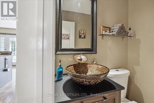 455 Barondale Drive, Mississauga, ON - Indoor Photo Showing Bathroom