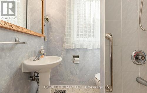 206 Macdonell Avenue, Toronto (Roncesvalles), ON - Indoor Photo Showing Bathroom