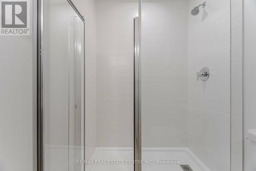 210 - 1440 Clarriage Court, Milton (Ford), ON - Indoor Photo Showing Bathroom