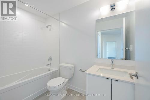 210 - 1440 Clarriage Court, Milton, ON - Indoor Photo Showing Bathroom