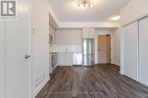 210 - 1440 Clarriage Court, Milton (Ford), ON - Indoor Photo Showing Kitchen With Stainless Steel Kitchen